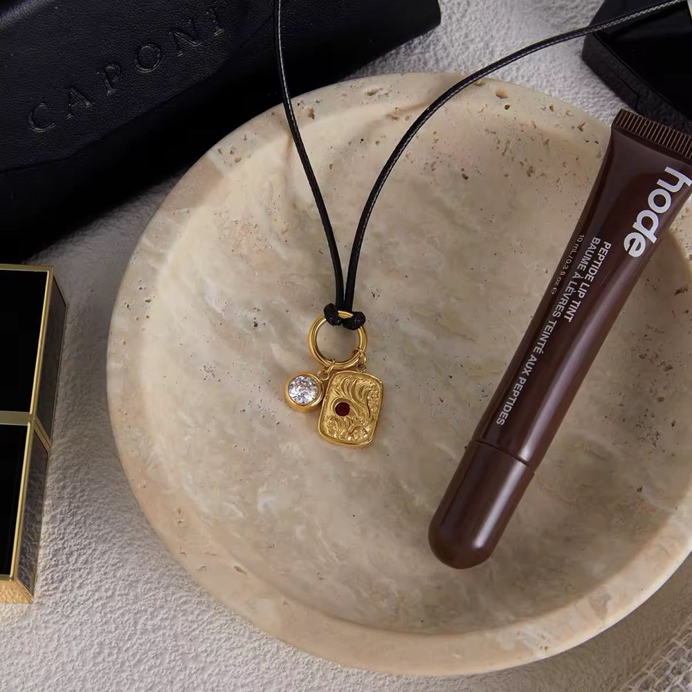 18K Gold Plated Ancient Coin Pendant Necklace - Picture 4 of 7
